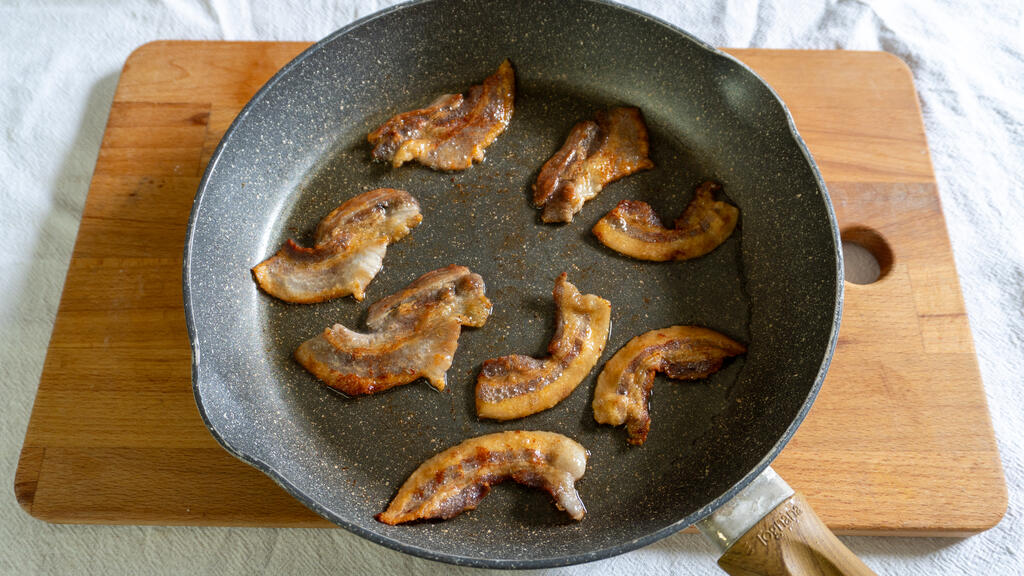 Uova strapazzate con pancetta - passo 2