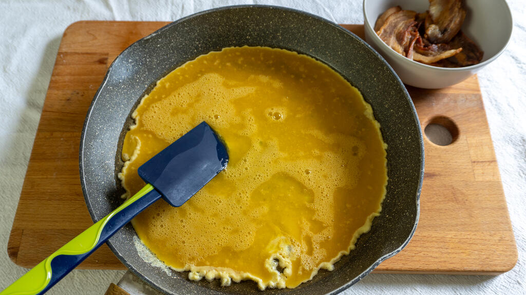 Uova strapazzate con pancetta - passo 3