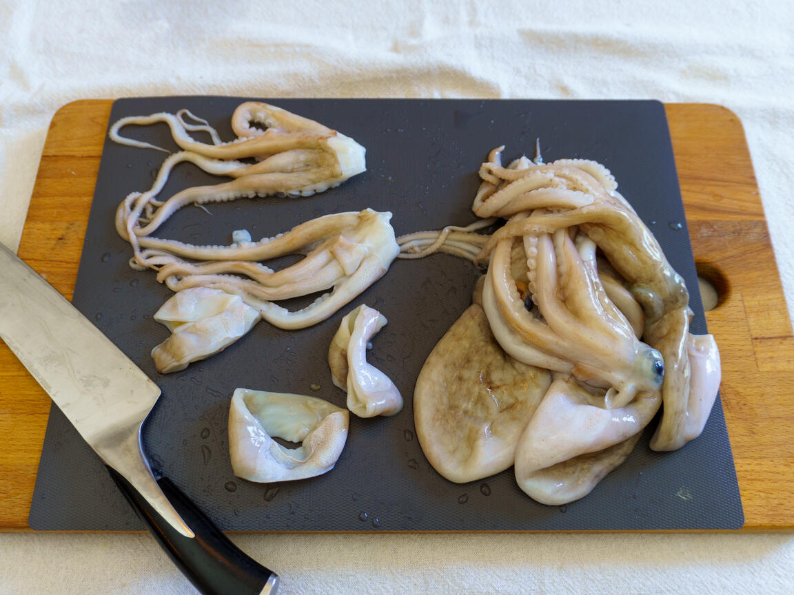 Bläckfisk i tomatsås - steg 1