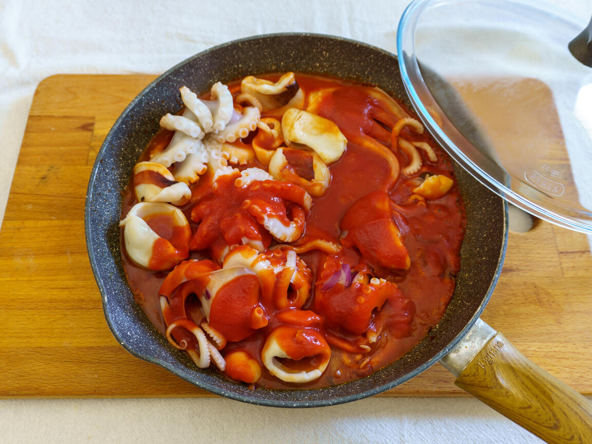 Bläckfisk i tomatsås - steg 4