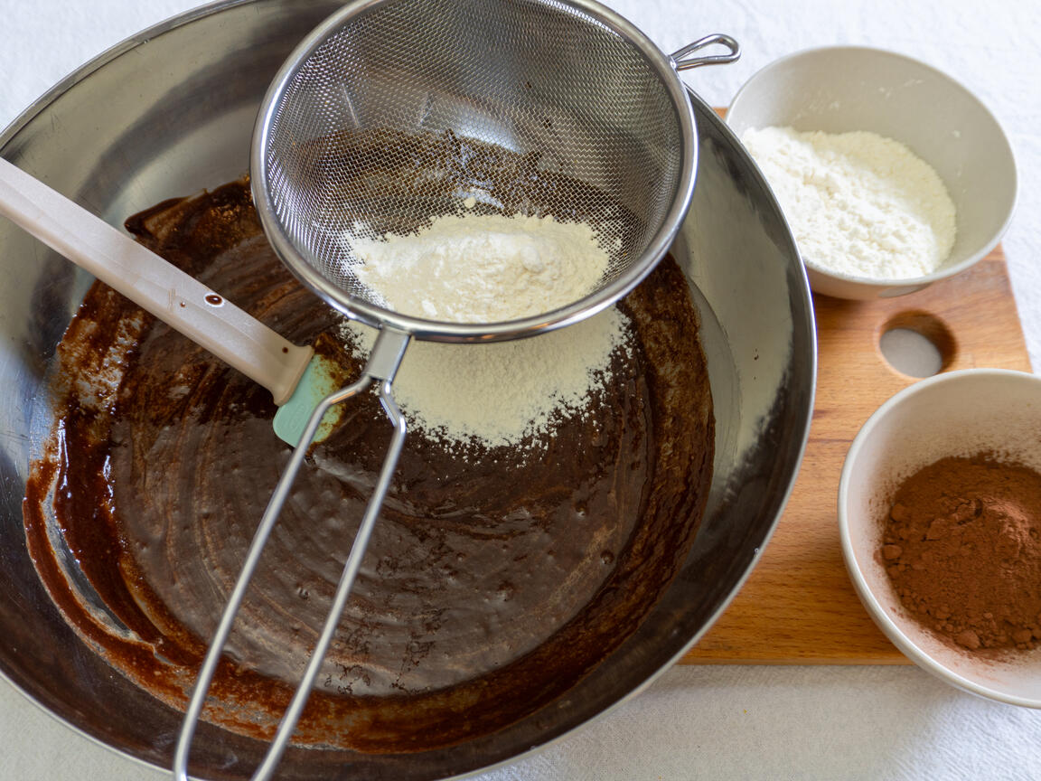 Brownies med choklad och valnötter - steg 4