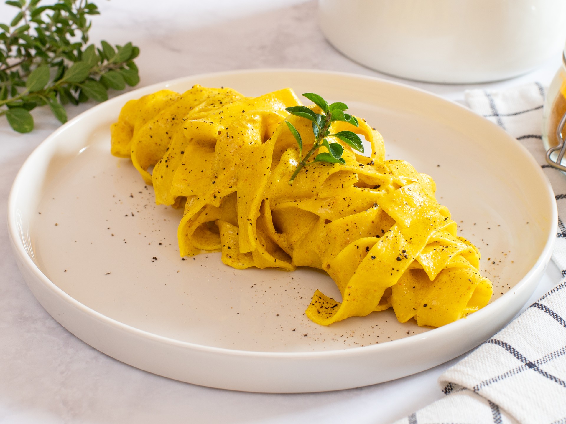 Curry-pasta