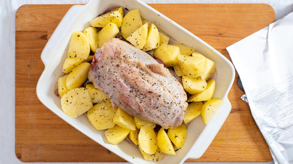 Fläsklägg med ugnsrostade potatisar
