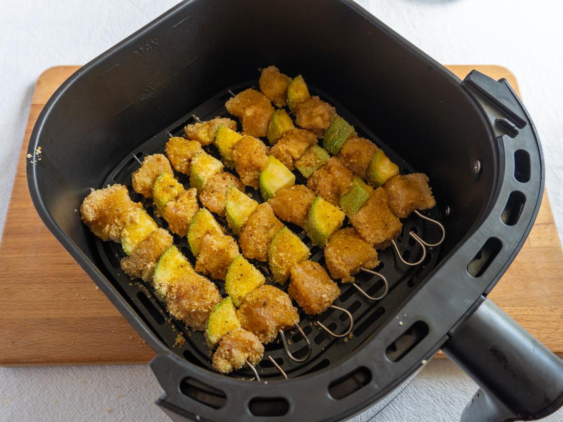 Kyckling- och zucchinispett i airfryer - steg 6