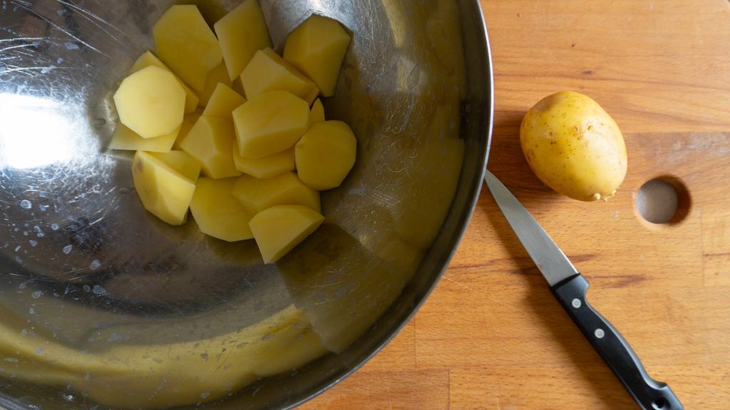 Kycklinglår och potatis i luftfritös - steg 1