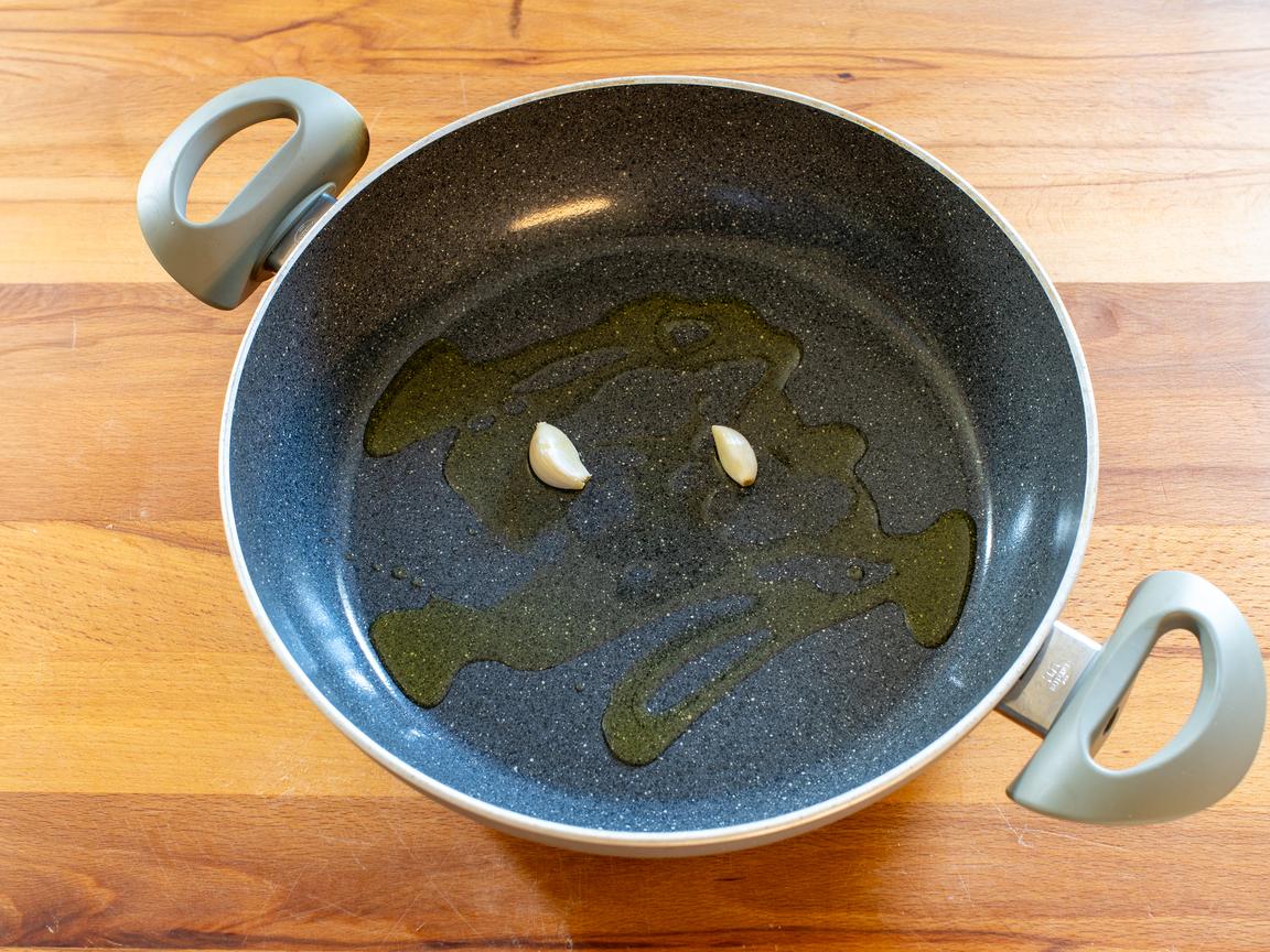 Matpaj i stekpanna med mangold och rökt scamorza - steg 3