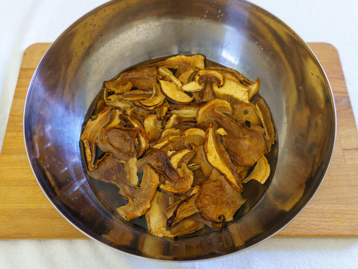 Pappardelle med karljohansvamp och parmesancrème - steg 1