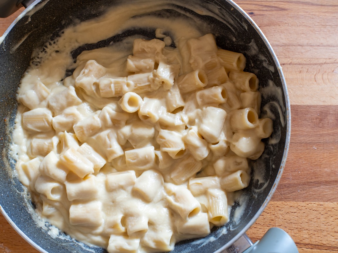 Pasta med blomkåls- och valnötskräm - steg 7