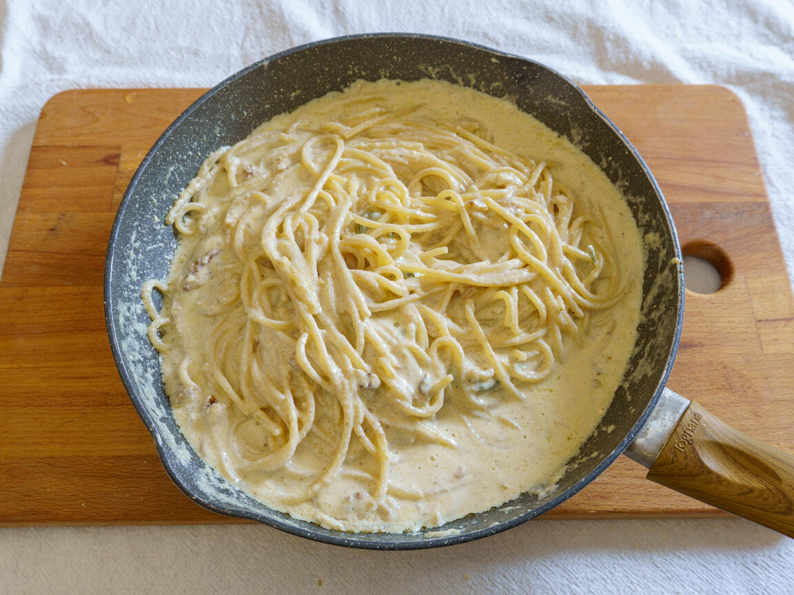 Pasta med ricotta- och valnötspesto - steg 4
