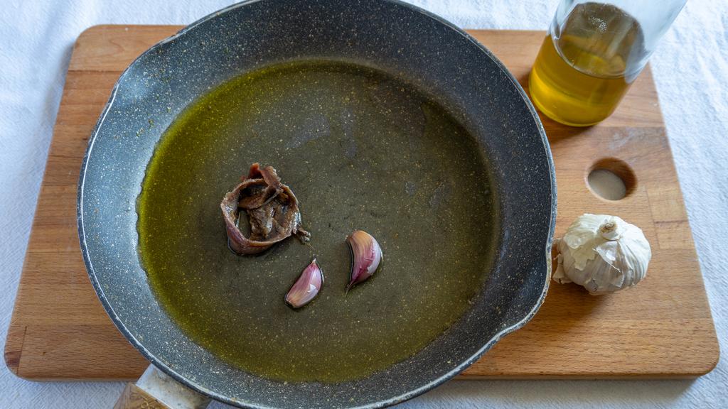 Pasta med rostad brödsmulor och sardeller - steg 4