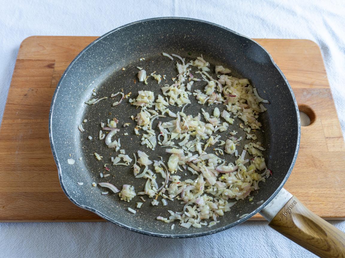 Pasta med spargelkräm och valnötter - steg 2