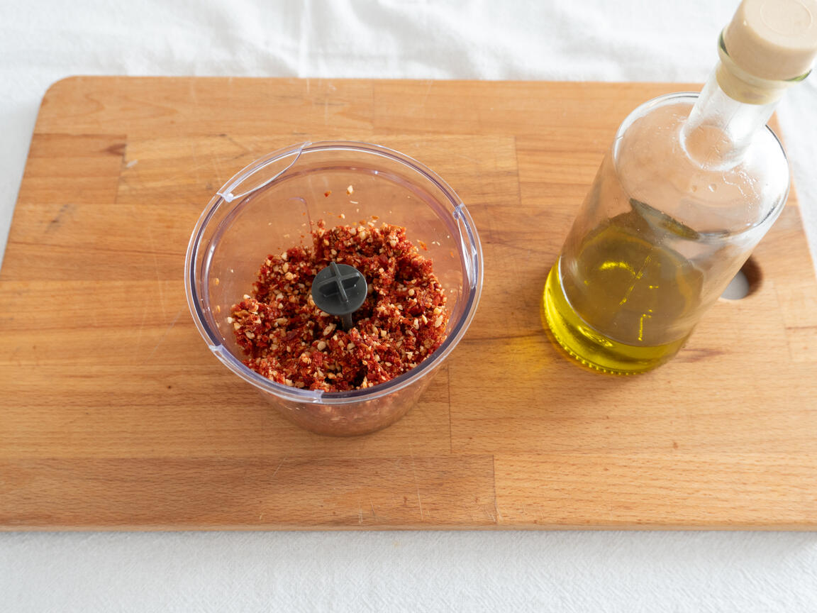 Pesto med soltorkade tomater - steg 2