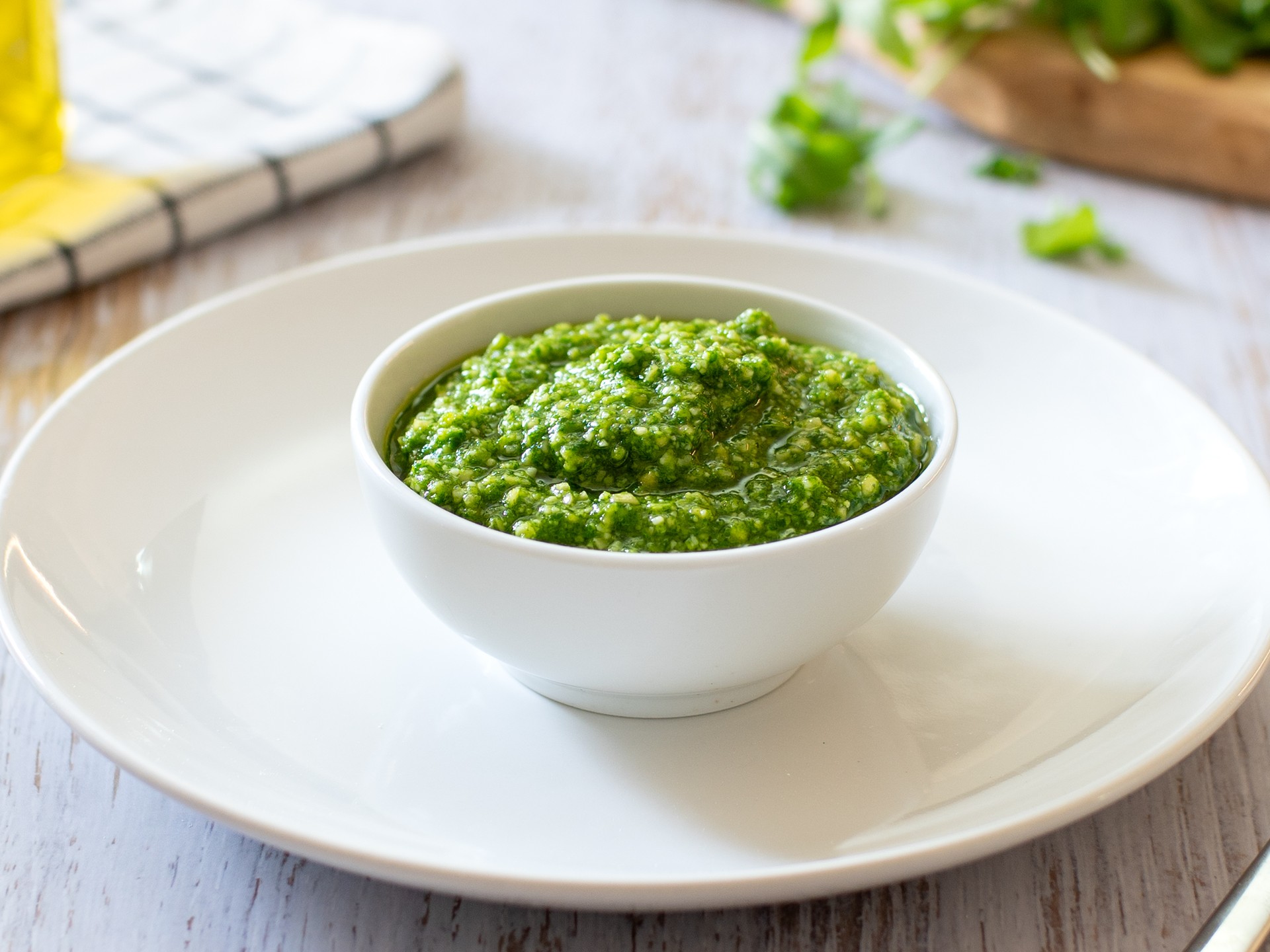 Ruccola- och mandelpesto