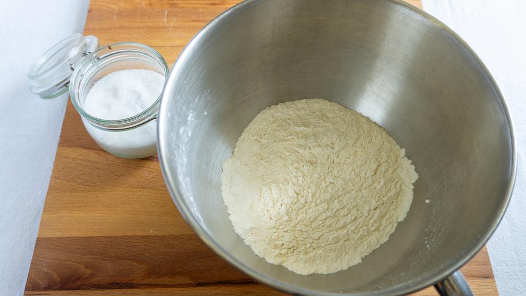 Tunna piadinas med olja - steg 1