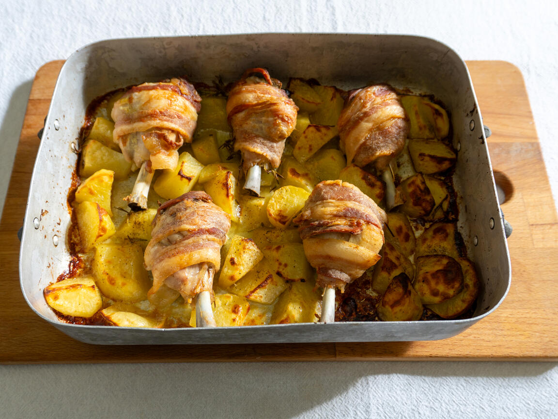 Ugnsbakade kycklinglår med bacon - steg 5