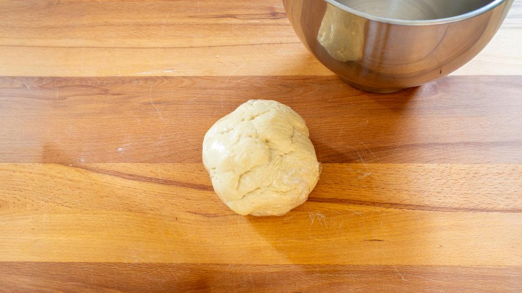Matpaj i stekpanna med mangold och rökt scamorza
